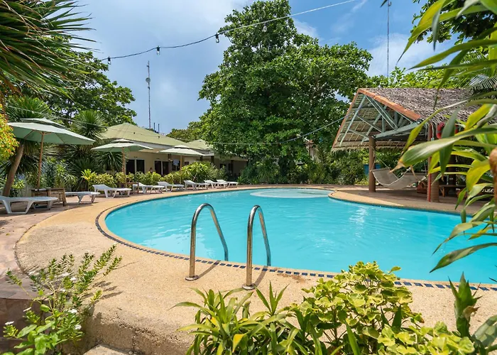 The Shark'S Tail Dive Resort