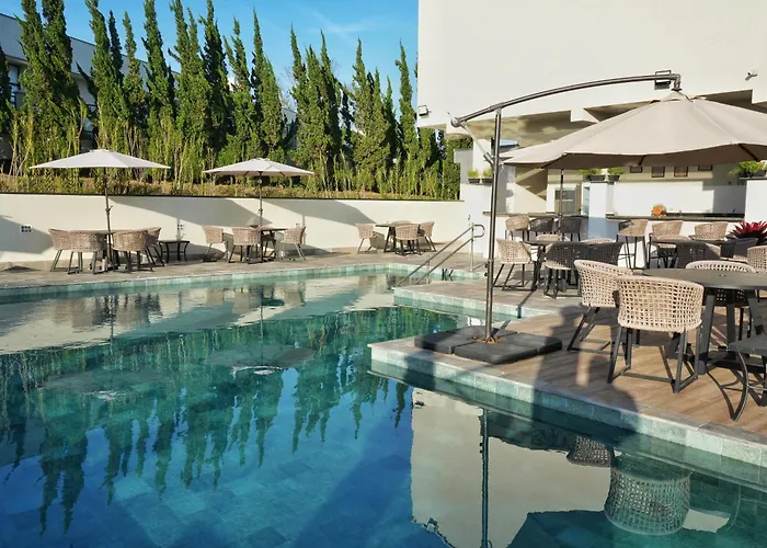 Bristol Villaggio Rosa Aruja