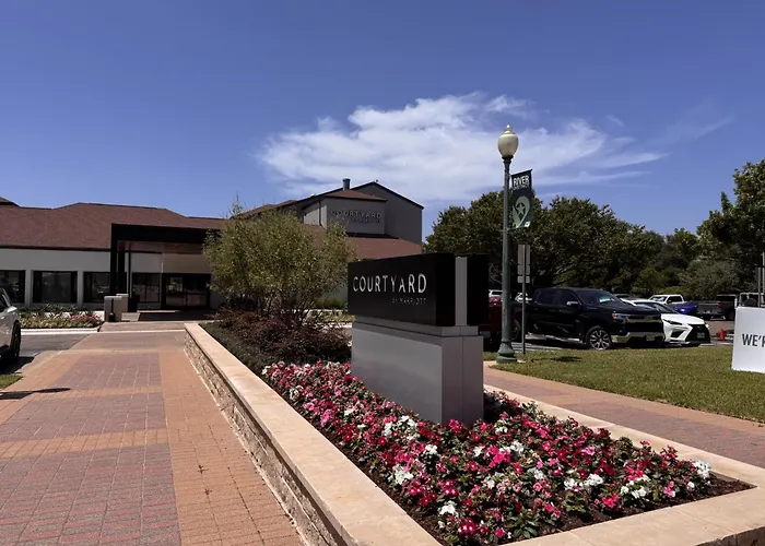 Courtyard By Marriott Waco