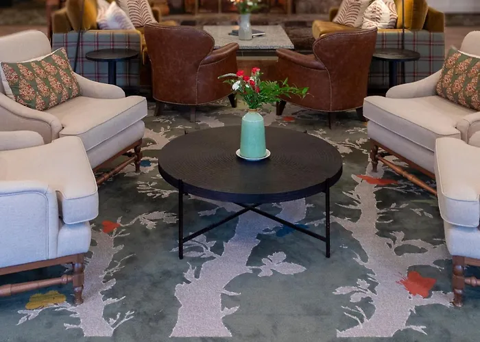 White Mountain Hotel And Resort