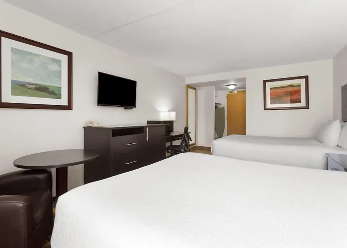Travelodge By Wyndham Lindsay