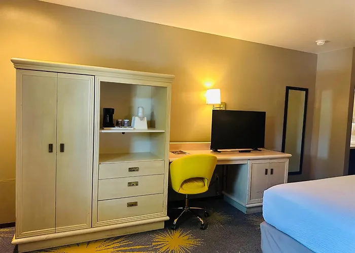 Days Inn By Wyndham Seatac Airport