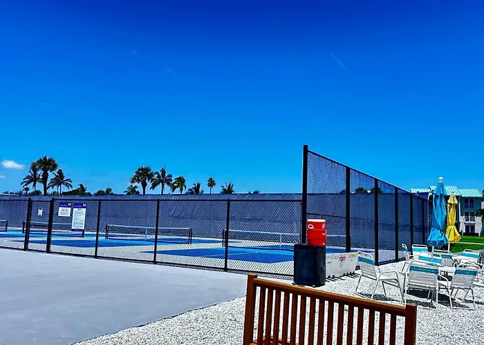 Excellent Beach Front Community, Golf Course, Tennis, Sunny Weather Year Round!