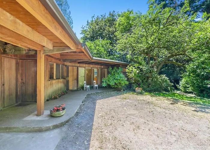 The Riverfront Retreat-Woods Landing