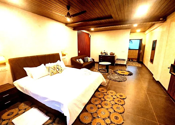 Vandhaara Luxury Stays