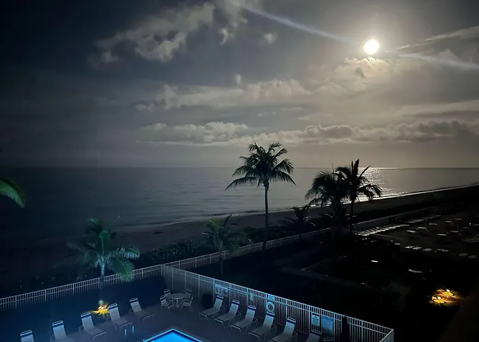 Hutchinson Island Beachfront Heated Pool Balcony Top Floor Amazing View