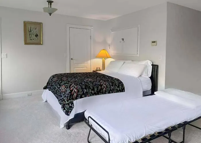 Garden Suite Near Jericho Beach