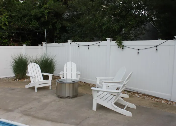 Gorgeous Beach House With Large Pool & Private Beach, Just 3 Blocks Away!!