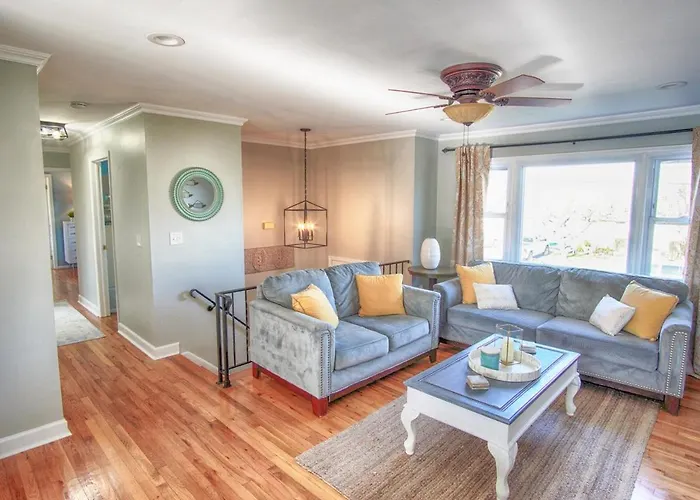 Gorgeous Beach House With Large Pool & Private Beach, Just 3 Blocks Away!!