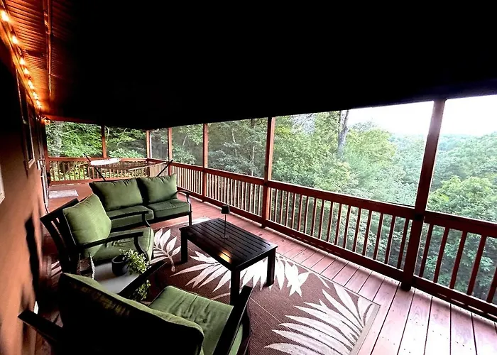 The Grouse House, Community Lake Access, Hot Tub & Huge Screened Porch