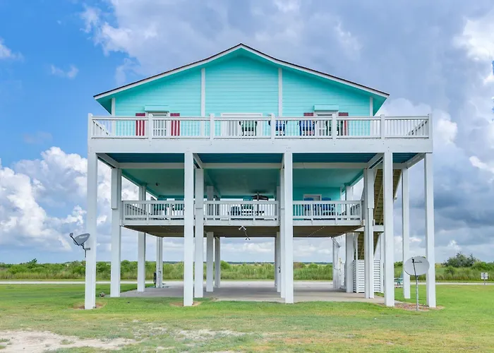 Walk To Beach: Home W/ Hot Tub & Deck In Gilchrist