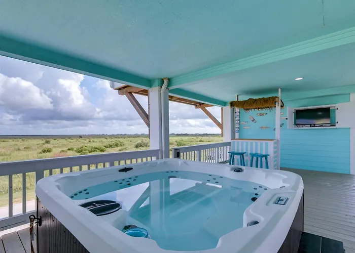 Walk To Beach: Home W/ Hot Tub & Deck In Gilchrist