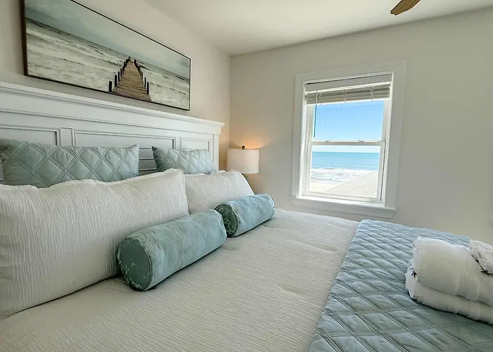 Gulf-Front Paradise 3Br Beach House Prime Location