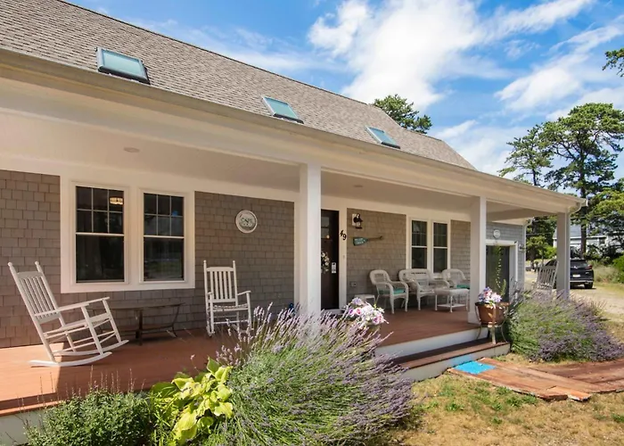Charming Getaway With Hot Tub Dog Friendly