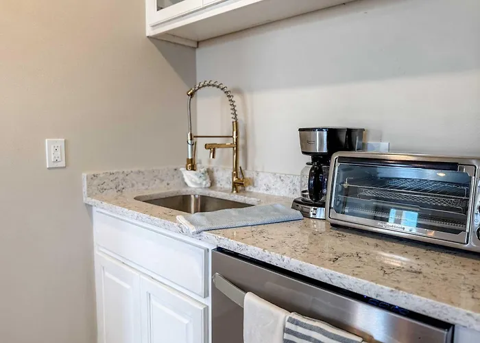 7 Seas Ocean Breeze Sleeps Kitchens St George Island Pet Friendly Family