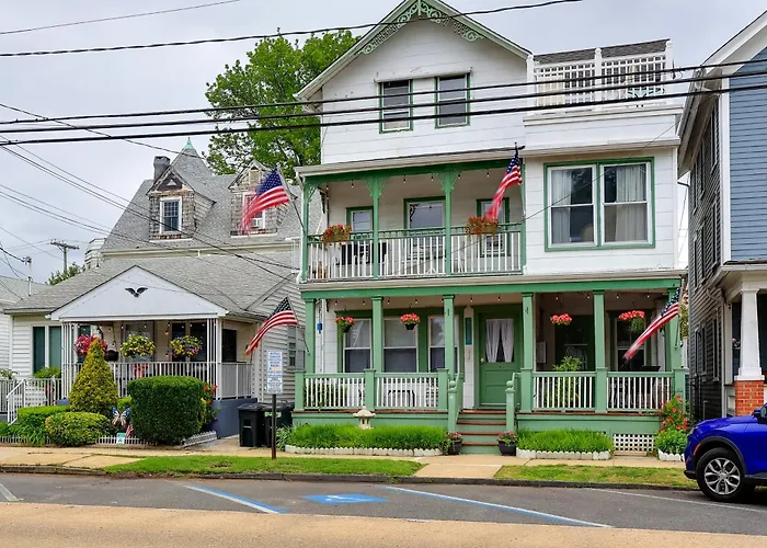 Walk To Ocean Grove Beach: Seaside Haven!