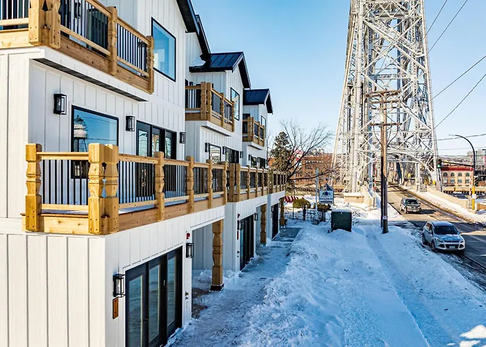 Park Point Getaway | Harbor View Sauna | 723-3