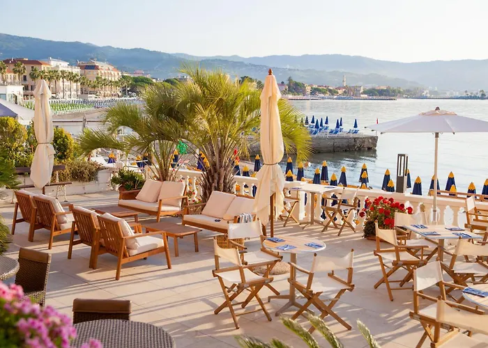 Hotel Golfo E Palme