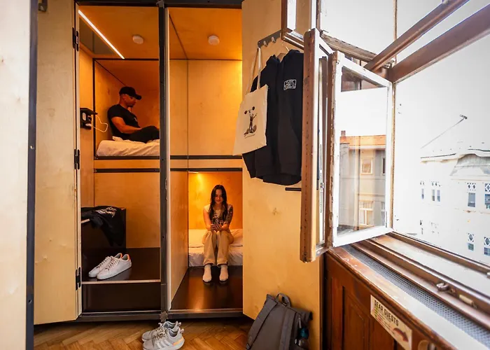 Sir Toby'S Hostel