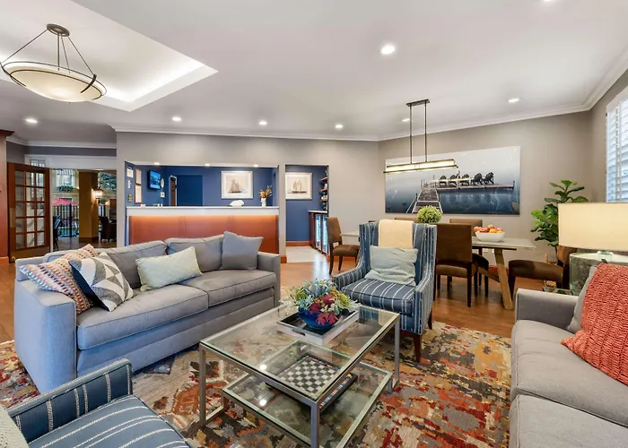 Best Western Plus White Bear Country Inn