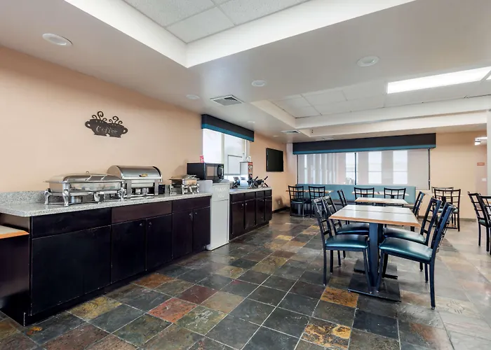 Turquoise Inn & Suites