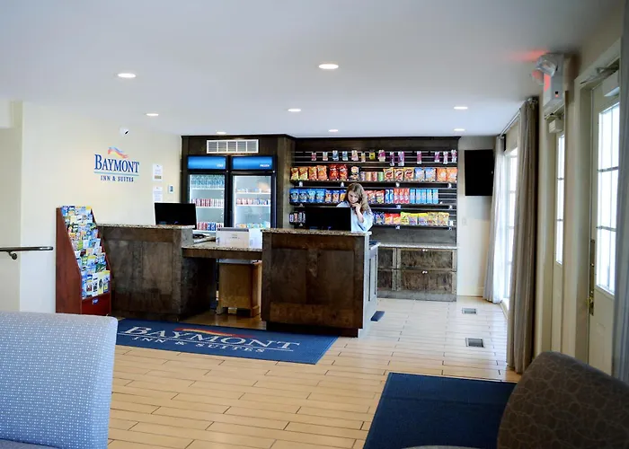 Baymont By Wyndham St. Ignace Lakefront