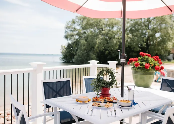 Breakers Resort - Lakeside