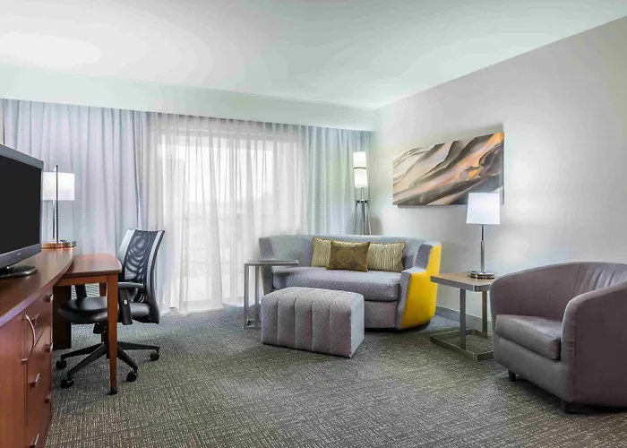 Courtyard Knoxville Cedar Bluff