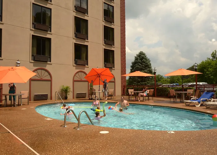 Country Cascades Waterpark Resort