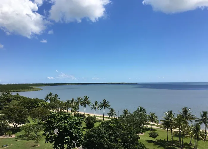 Cairns Harbourside Hotel