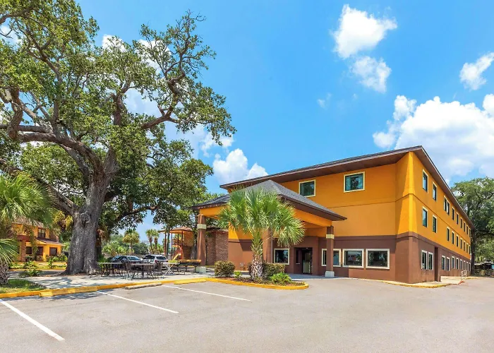 Days Inn By Wyndham Biloxi Beach