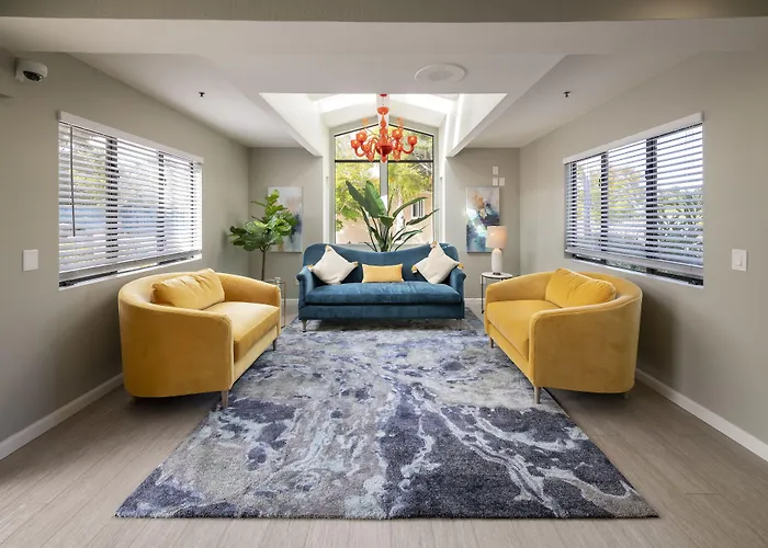 Mariposa Inn And Suites