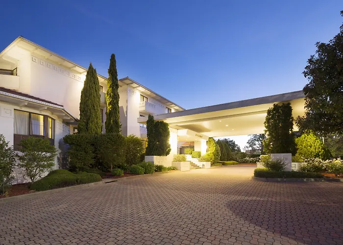 Ramada By Wyndham Diplomat Canberra