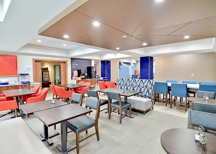 Holiday Inn Express & Suites Palm Coast - I-95
