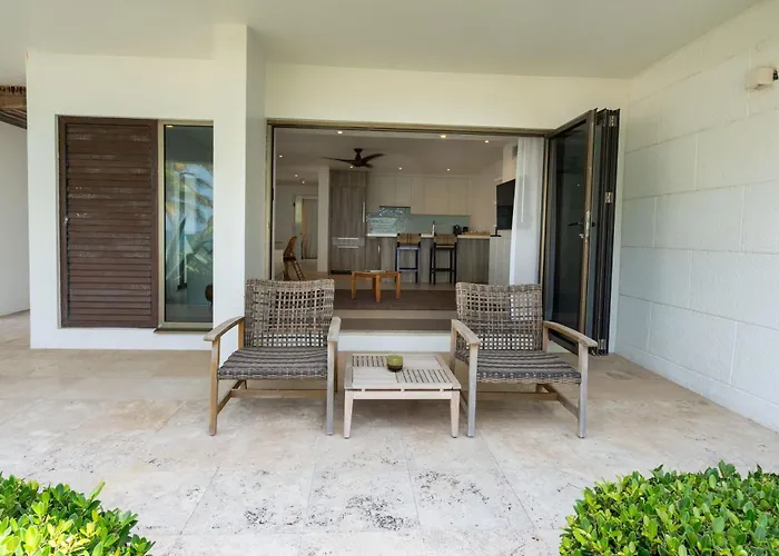 Hodges Bay Resort & Spa, An Hq Luxury Resort & Residences