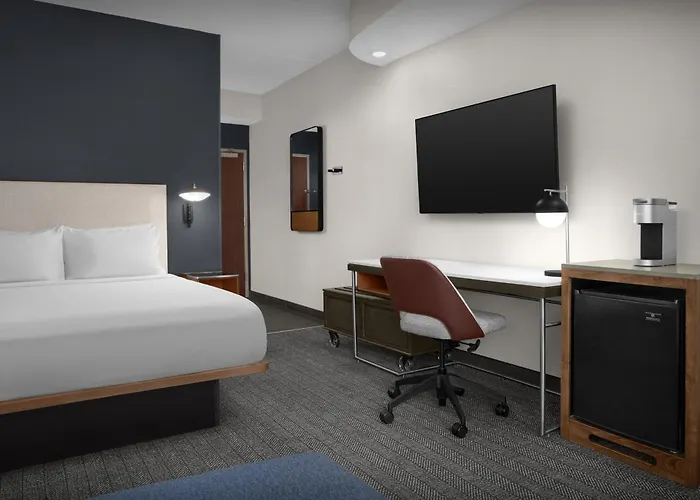 Courtyard By Marriott Pensacola Downtown