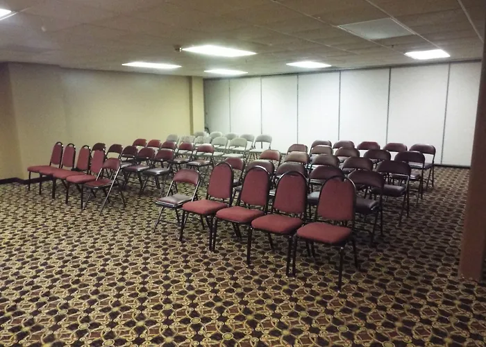 Quality Suites Atlanta Airport East