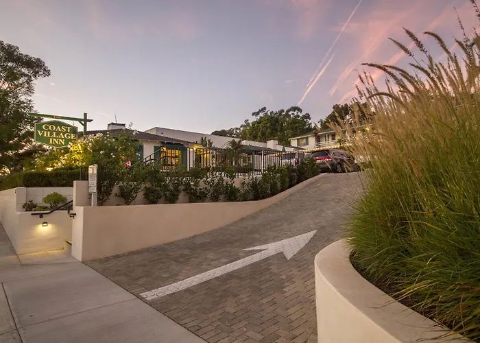 Coast Village Inn