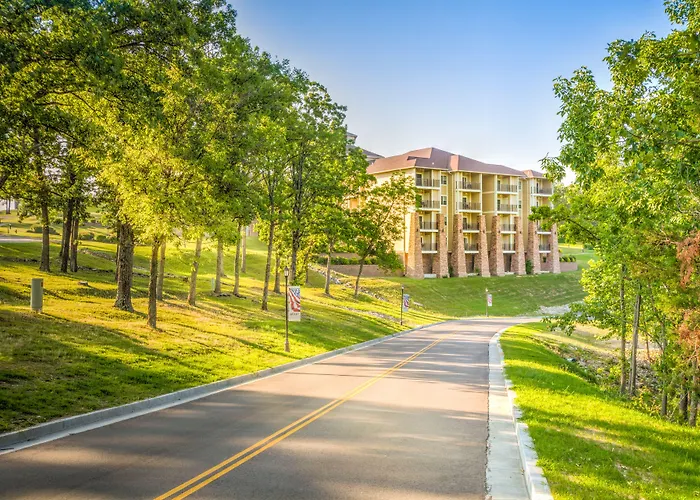 Lodge Of Four Seasons Golf Resort, Marina & Spa