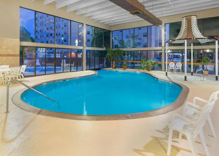 Ramada By Wyndham Paintsville Hotel & Conference Center