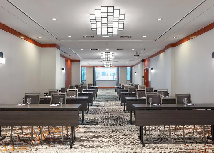 Delta Hotels By Marriott Vancouver Downtown Suites - Downtown Vancouver