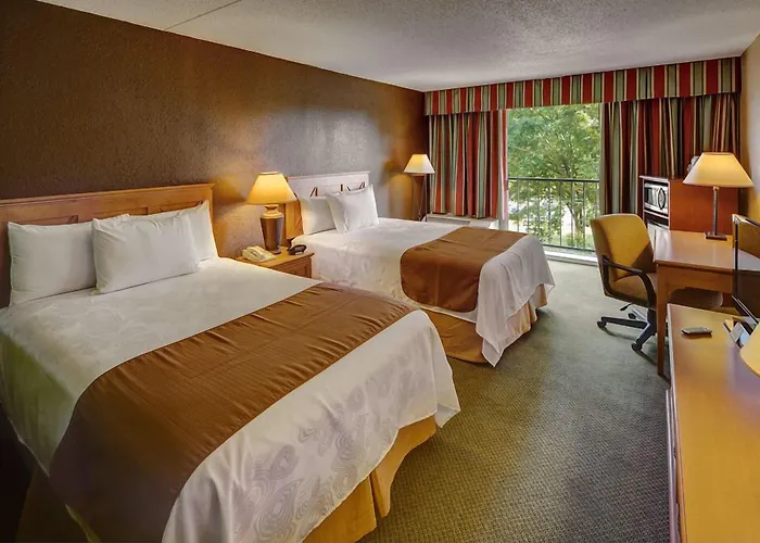 Historic Whispering Woods Hotel & Conference Center