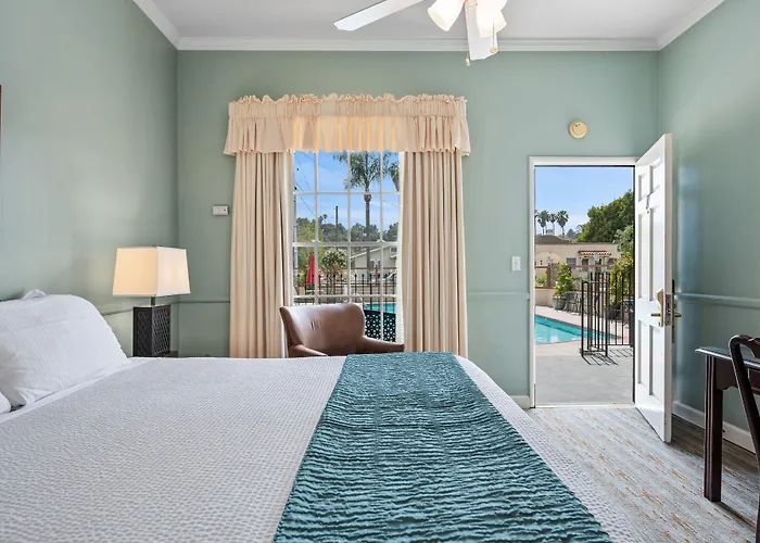 Lavender Inn By The Sea