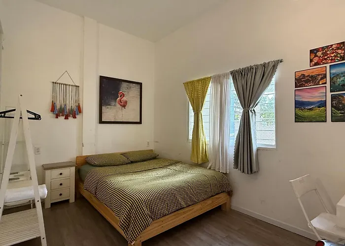 Lily'S Hostel