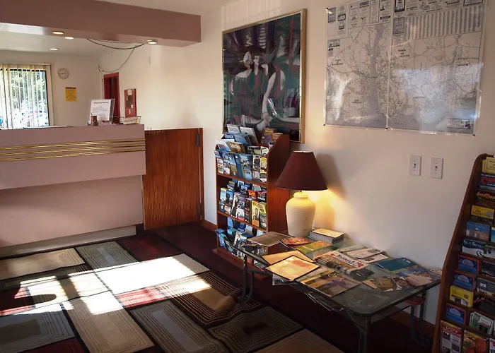 Hilltop Express Inn