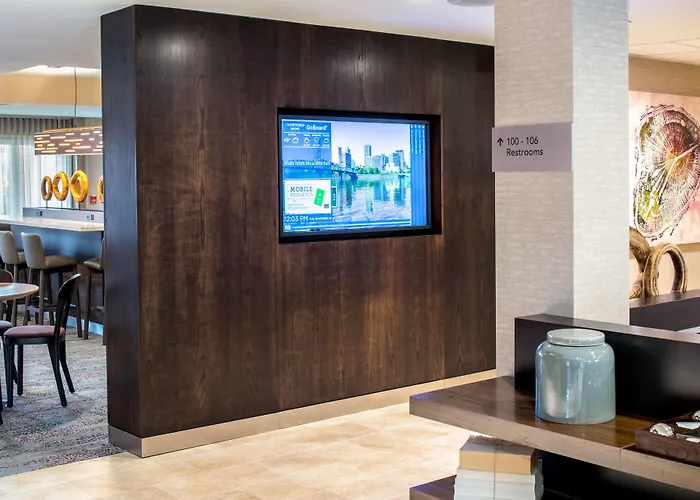 Courtyard By Marriott Portland North