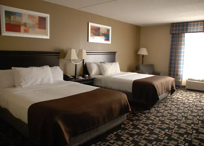 The Plaza Hotel And Suites