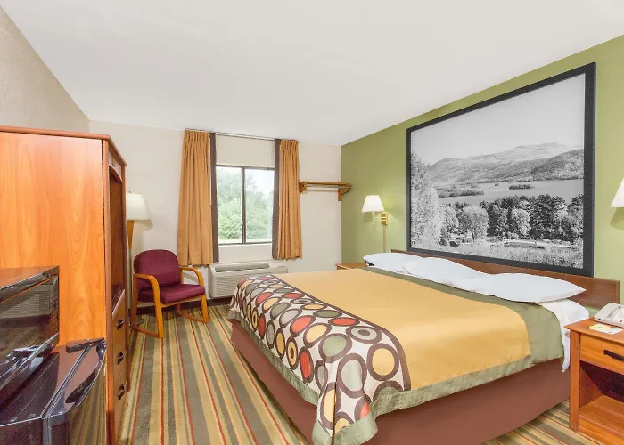 Super 8 By Wyndham Bedford