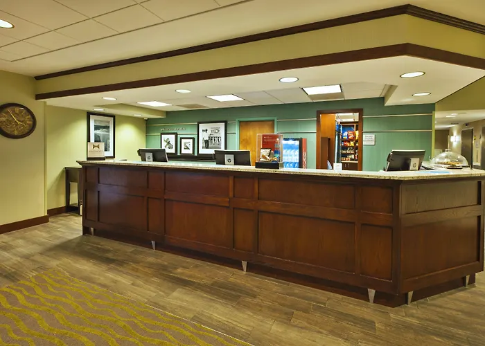 Hampton Inn & Suites Providence-Warwick Airport