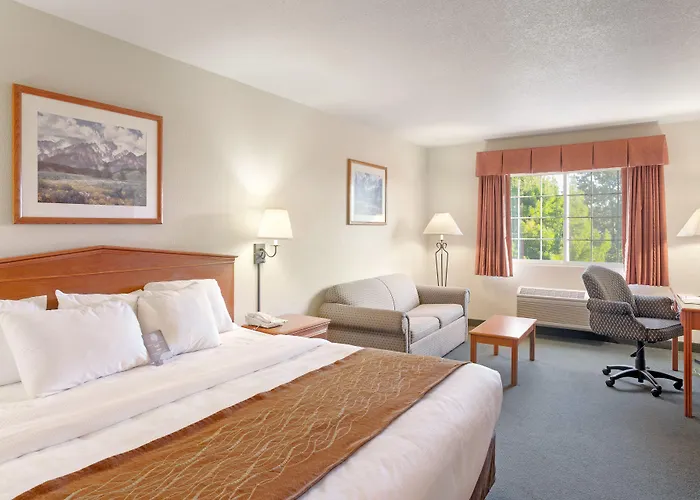 Comfort Inn & Suites Tualatin - Lake Oswego South